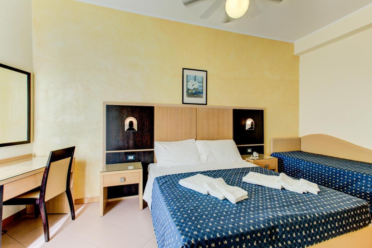 Hotel Verona Cesenatico Exterior photo