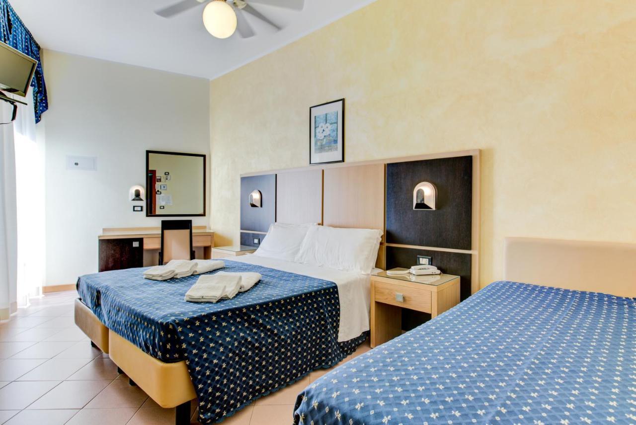 Hotel Verona Cesenatico Exterior photo