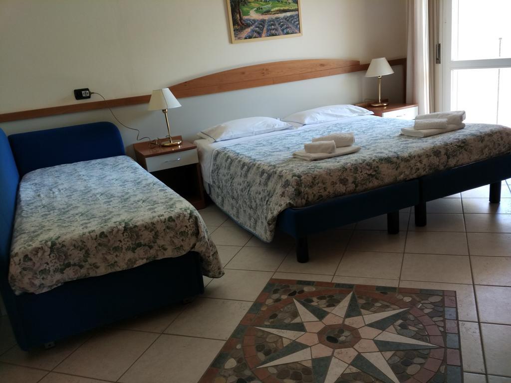 Hotel Verona Cesenatico Exterior photo
